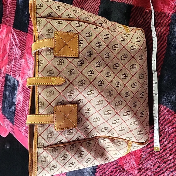 Dooney&Bourke beige and red tote bag - Picture 2 of 3